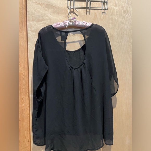 Torrid blouse, size 3 - Picture 3 of 3